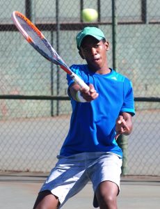 South African fourth seed, Sipho Montsi won through to the boys quarterfinals of the ITF Wanderers international junior tournament being played at the Wanderers Sporting Club in Johannesburg on Wednesday. Montsi of Pretoria beat compatriot and fifteen seed, Lleyton Cronje 7-5 7-5.
