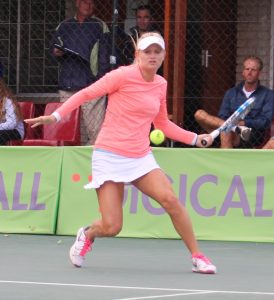 Top seed Chanel Simmonds of South Africa defended her singles women's title of the Digicall Futures 2 international tennis tournament played at Stellenbosch. Simmonds beat 3rd seed Margarita Lazareva of Russia 6-1 6-3.