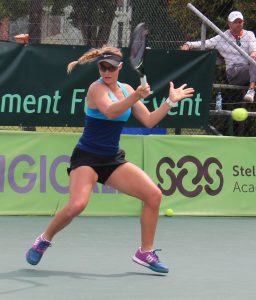 South African Fed Cup player, Ilze Hattingh upset 6th seed Jaeda Daniel of USA in the 1st round of the women's singles of the Digicall Futures 2 international tennis tournament being played at the University of Steelenbosch. Hattingh, unseeded, beat Daniel 6-4 6-3 to advance to the next round.